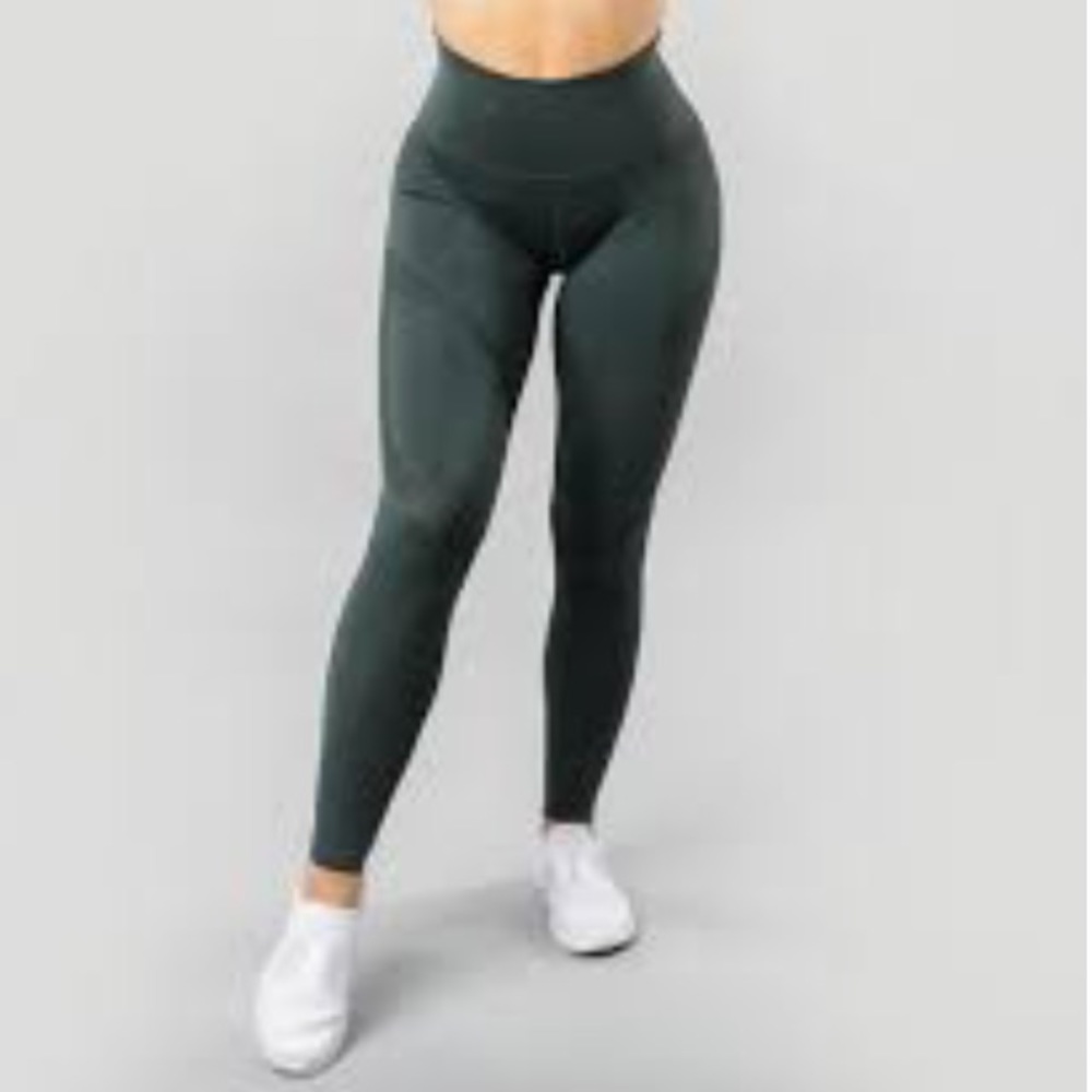 NWT Alphalete urban chic halo legging M